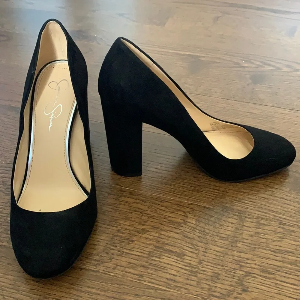 Jessica Simpson Pumps - Picture 2 of 11